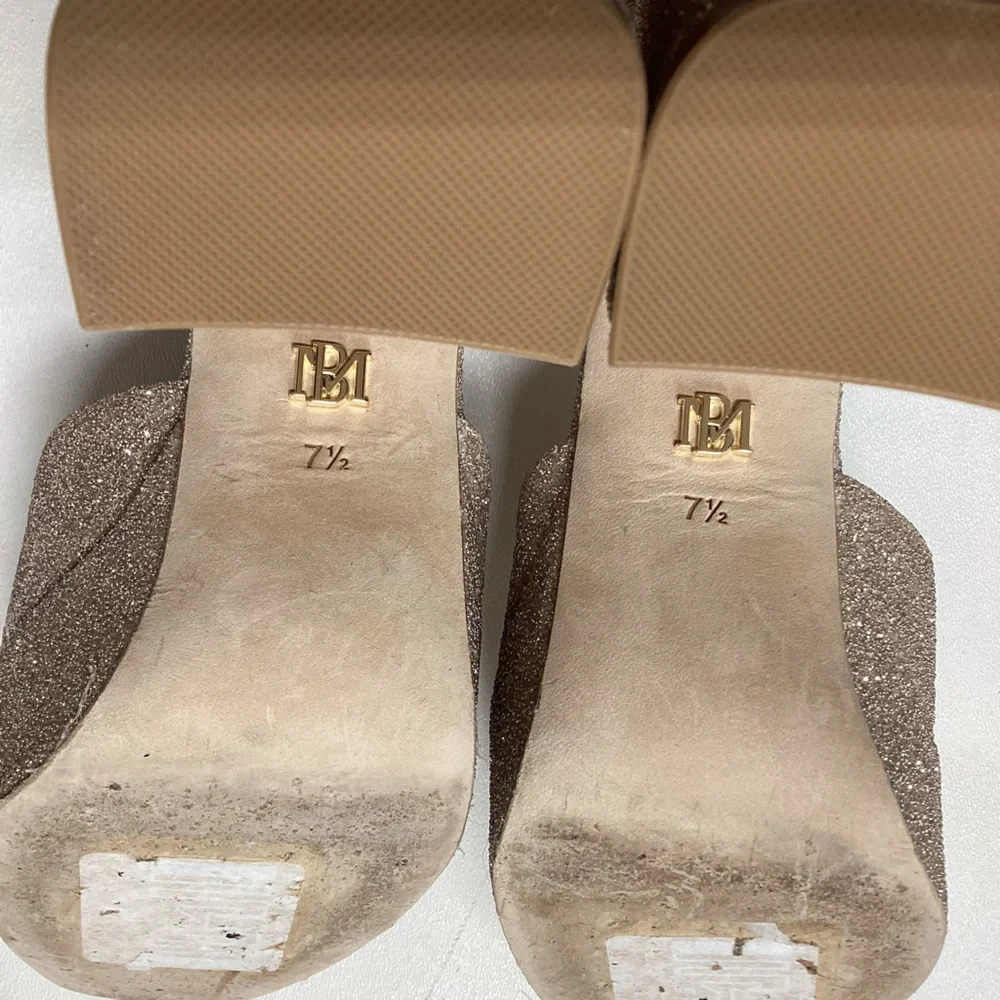 Badgley Mischka Jayda Ankle Strap Platform Pumps - Picture 14 of 15